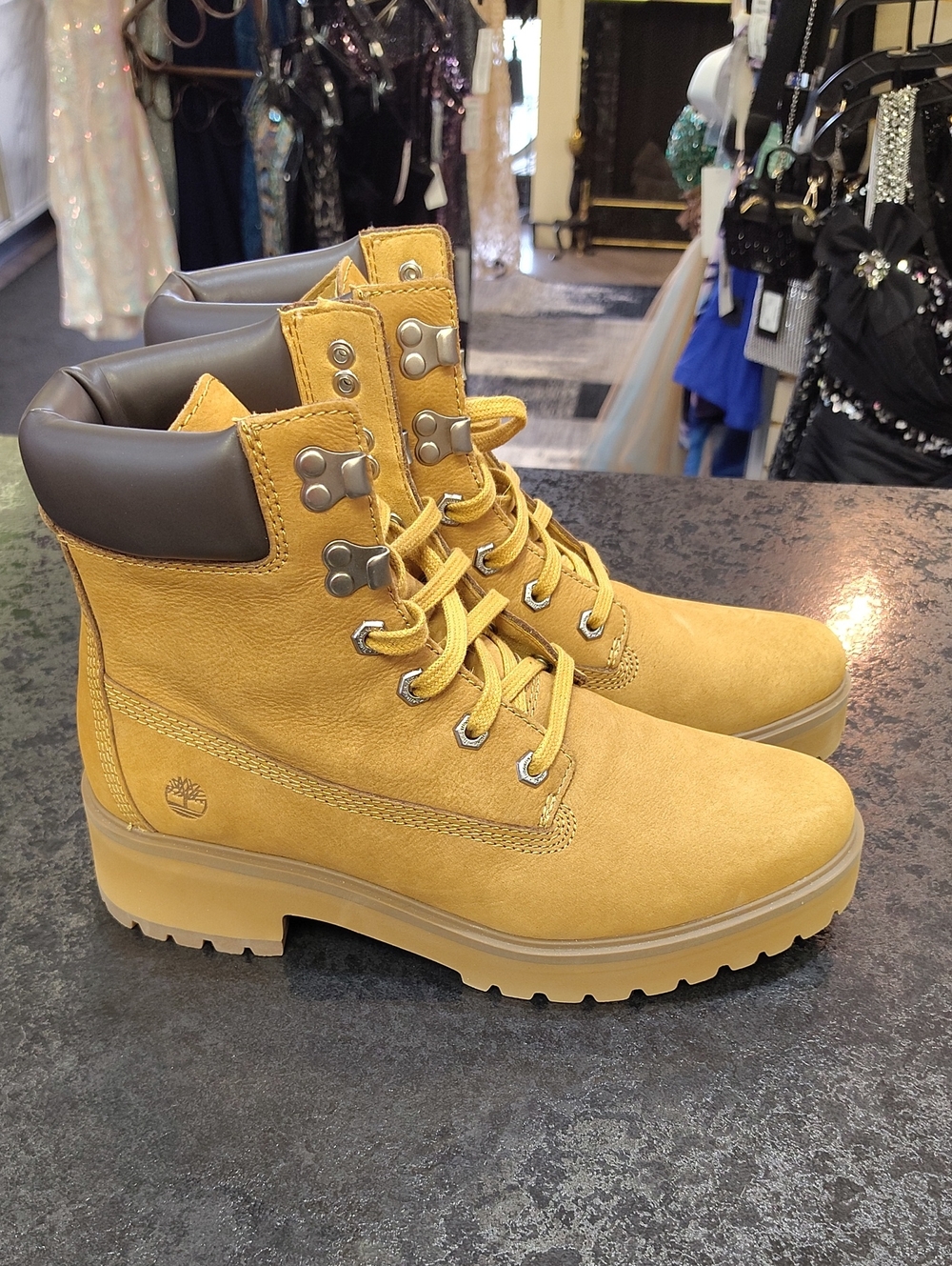 Timberland Women's Wheat Yellow Lace-Up Nubuck Boots